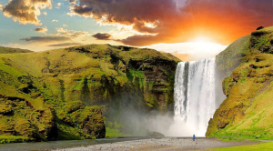 What to see Iceland: Skogafoss midnight sun